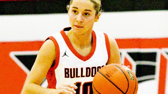Auburn Girls Drop to 0-4 after losses in Murdock, Plattsmouth