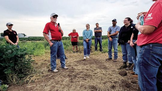 Field Day Shows Farmers the Payoff of Cover Crops, No-Till Practices