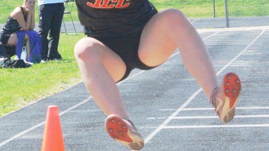JCC Girls Runner-Up; Boys Third at MUDECAS Track Invite