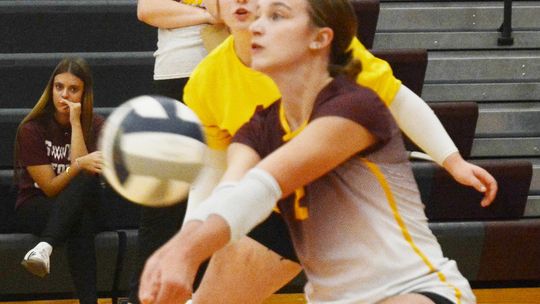 Jets Volleyball Earns Wins Over Lewiston, Pawnee City