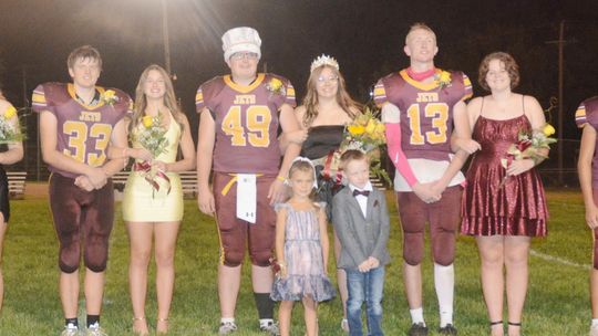 Thies and Moss Crowned Sterling’s 2026 Homecoming Royalty