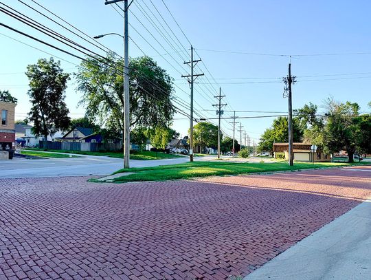 Auburn Council Regulates Golf Cars, Moves Forward With Veterans Sculpture
