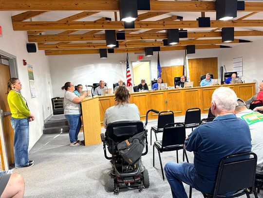 Auburn Council Tables Downtown Holiday Lighting, Advances Golf Car Ordinance