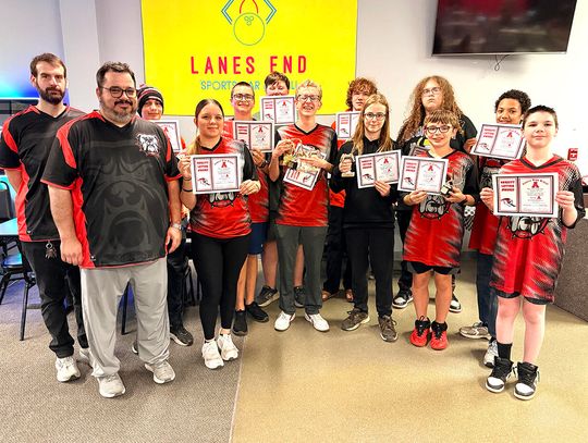 Auburn eDawgs Celebrate a Successful Season