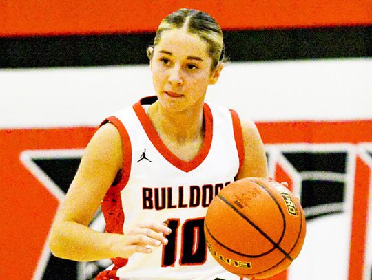 Auburn Girls Drop to 0-4 after losses in Murdock, Plattsmouth