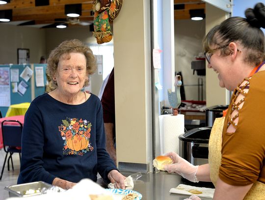 Auburn Senior Center Serves Diners While They Give Thanks