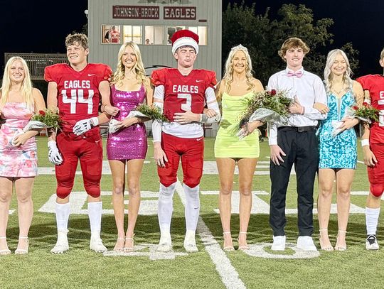 Behrends, Dalinghaus Crowned Following Johnson-Brock Homecoming Game