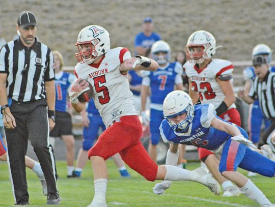 Bulldog Seniors Make Big Plays in 22-14 Road Win Over Crusaders