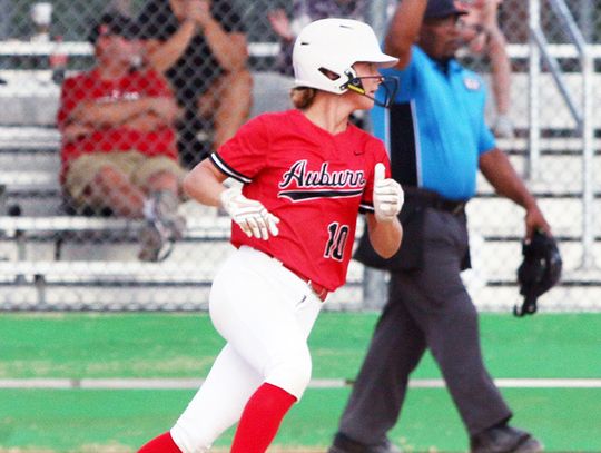 Bulldogs Improve to 6-4 Behind Home Run Hitting
