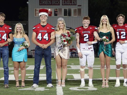 Eagles Defense Smothers Raider Runs for Homecoming Shutout
