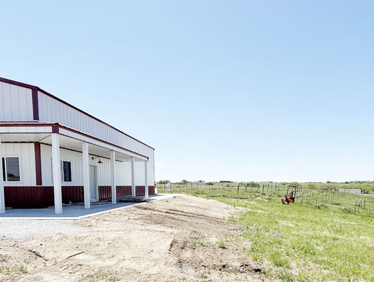Front Porch Vineyard Provides a Variety of Services