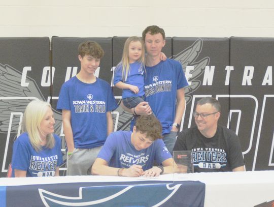 Huskey Will Run at Iowa Western