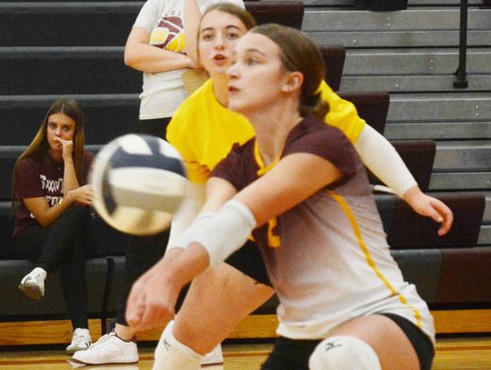 Jets Volleyball Earns Wins Over Lewiston, Pawnee City