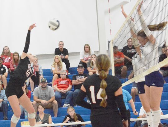 Johnson-Brock Volleyball Goes 2-1 at MUDECAS Tourney