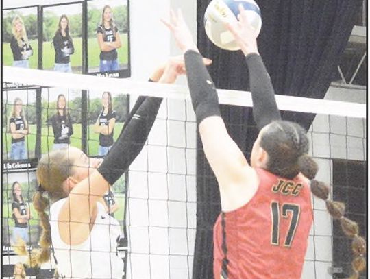 Lady Thunderbirds Still Undefeated after Battling Elmwood Murdock, DO