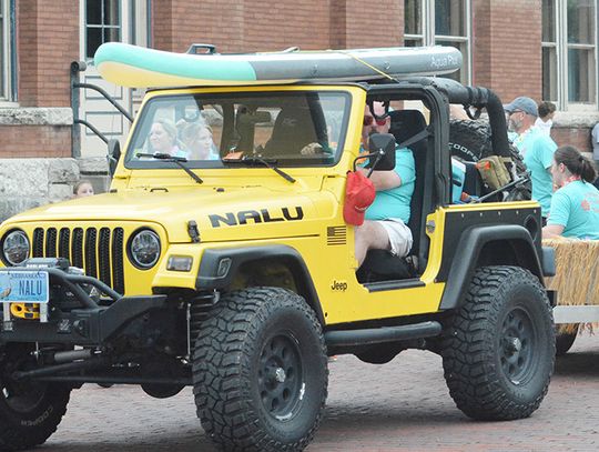 Nemaha County Parade Cruises Down Courthouse Avenue