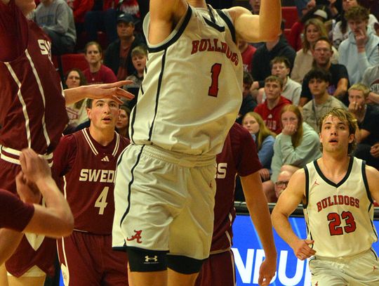 Wenzl, Guenther Named To All-Tournament Team