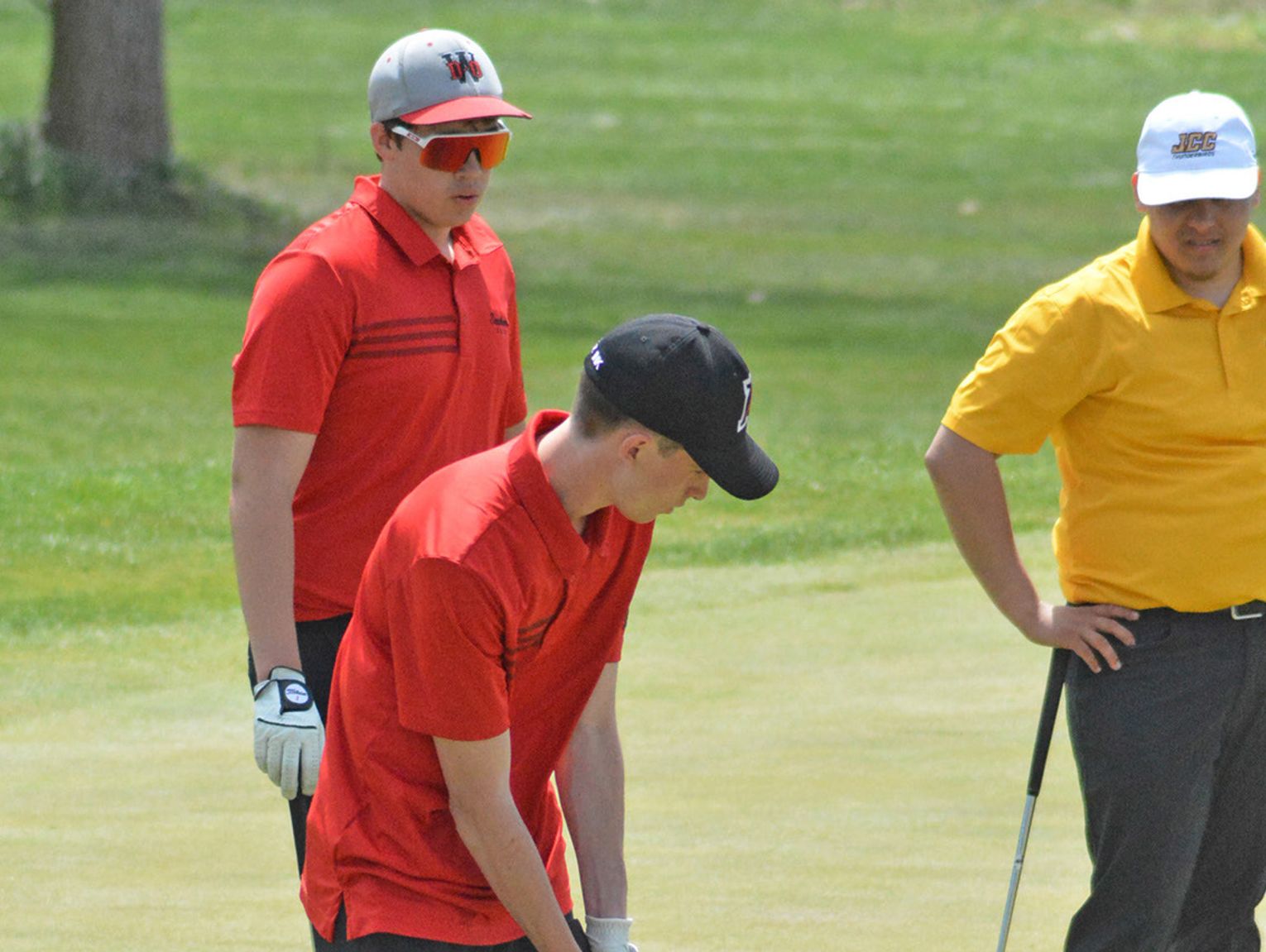 Bulldog Golf Gets a Preview of District Course