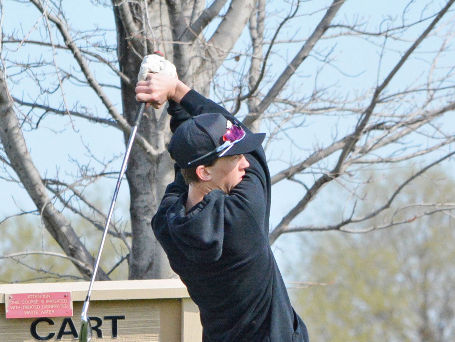 Eagles Win District Golf Title Led by Five Individual State Qualifiers