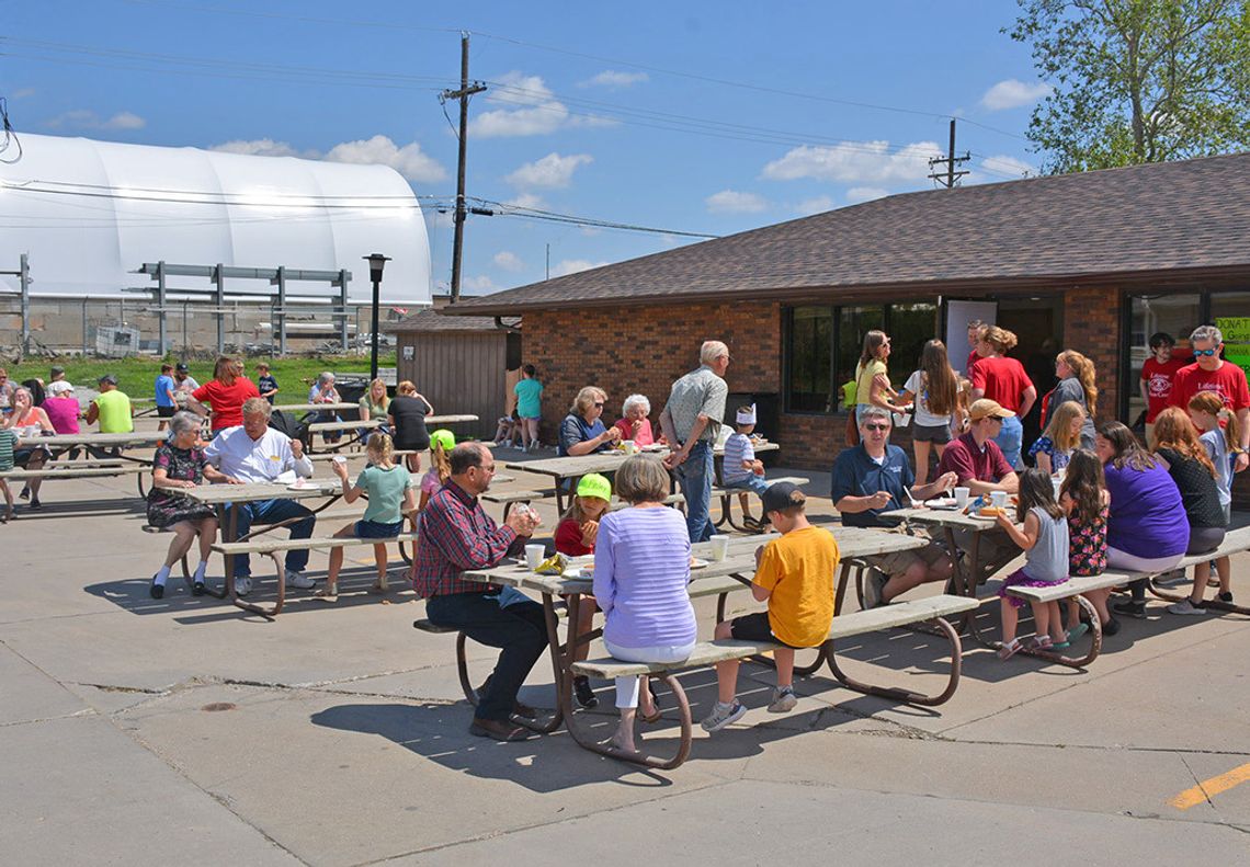 APS School Year Concludes With Lifetime Vision Center Barbecue