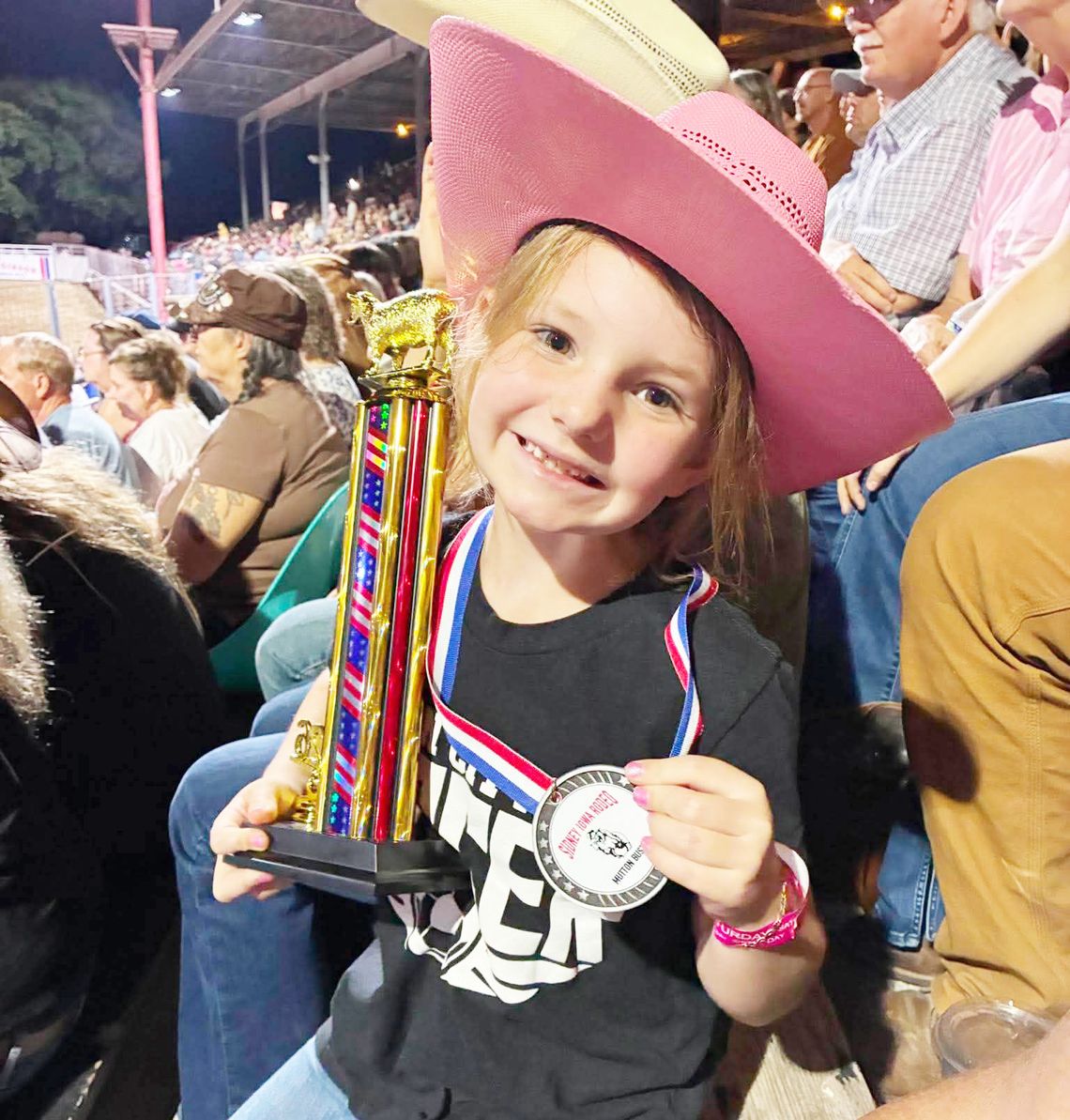 Auburn Girl is Mutton Bustin’ Champion Auburn Girl is Mutton Bustin’ Champion