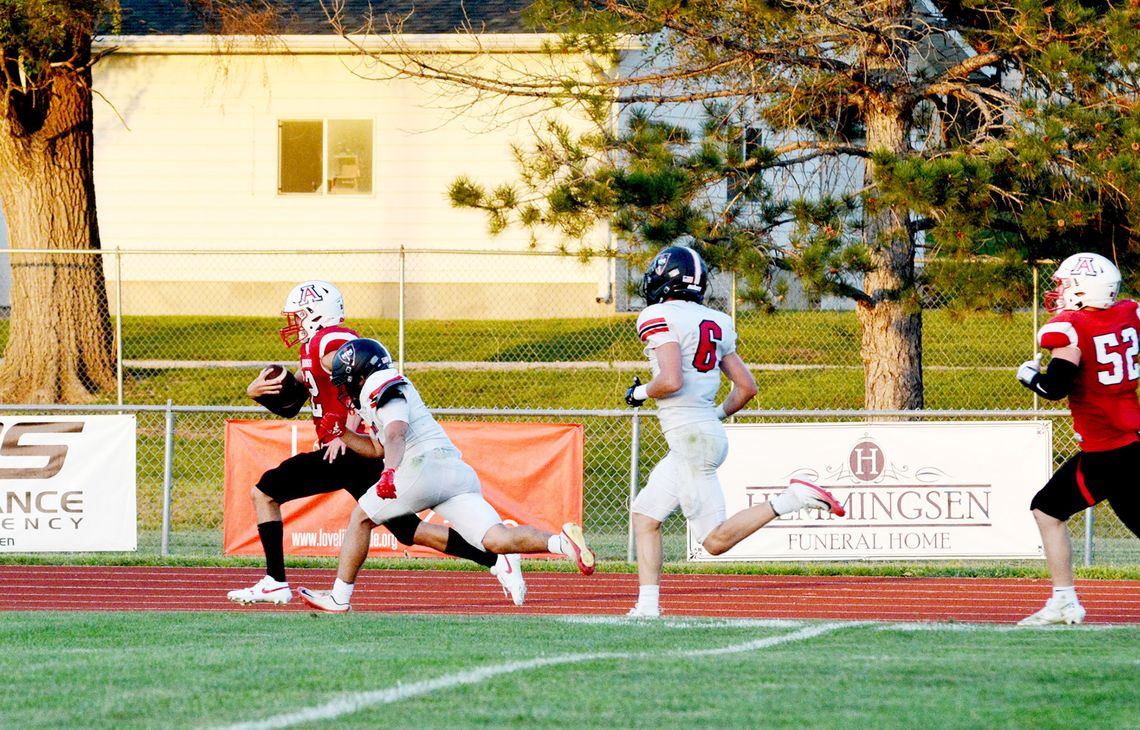 Auburn Rallies Past Mount Michael, 25–21 Auburn Rallies Past Mount Michael, 25–21