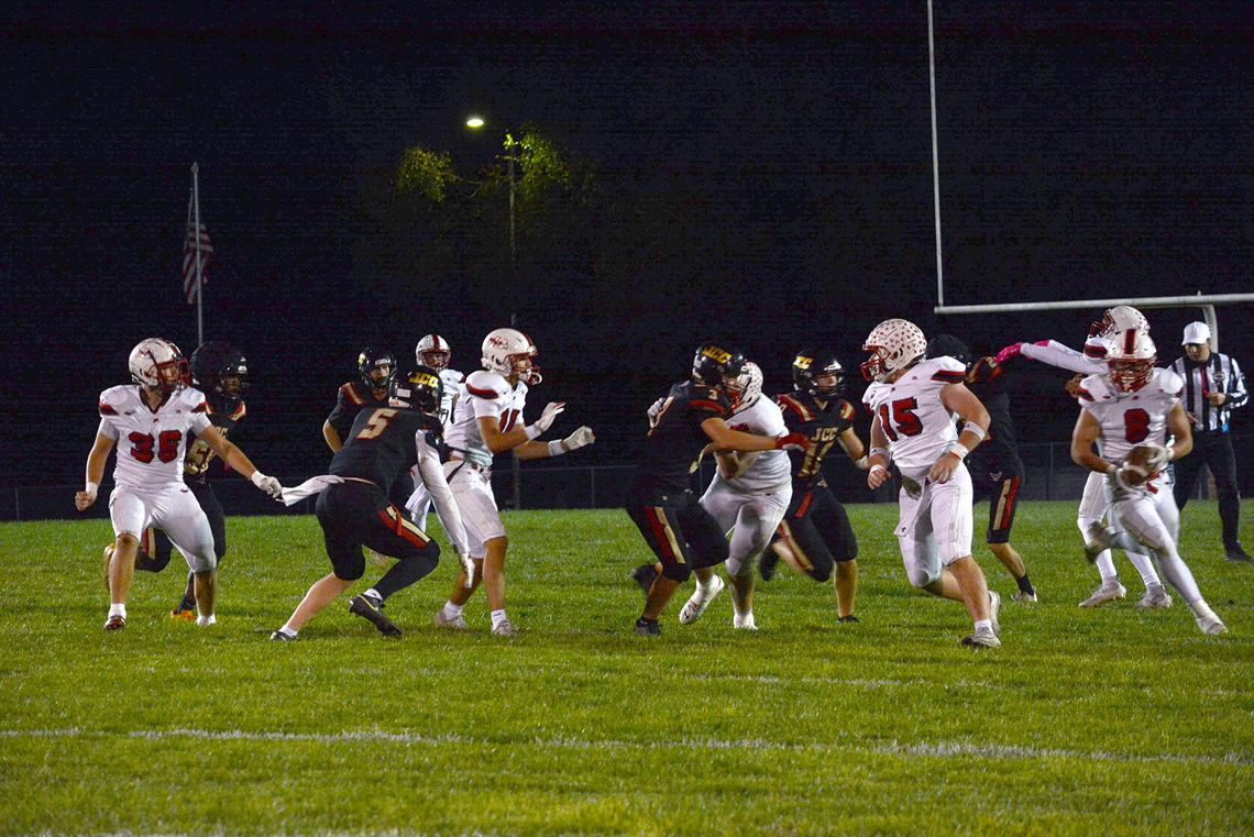 Behrends Throws For 400 Plus to Lead Eagles Past Thunderbirds Behrends Throws For 400 Plus to Lead Eagles Past Thunderbirds