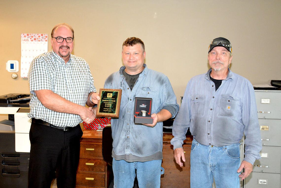 Ben Hardy Recognized On A Quarter Century Employment at Magnolia Metal Ben Hardy Recognized On A Quarter Century Employment at Magnolia Metal