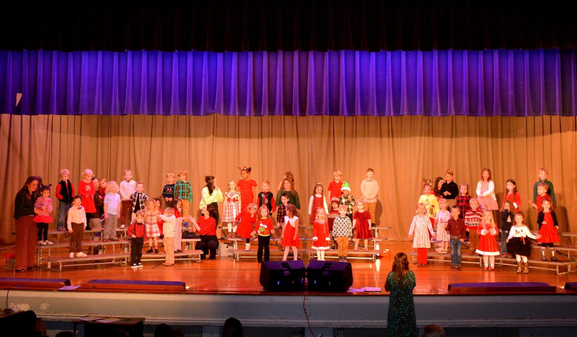 Bulldog Beginnings Preschoolers Entertain Family Members and Friends