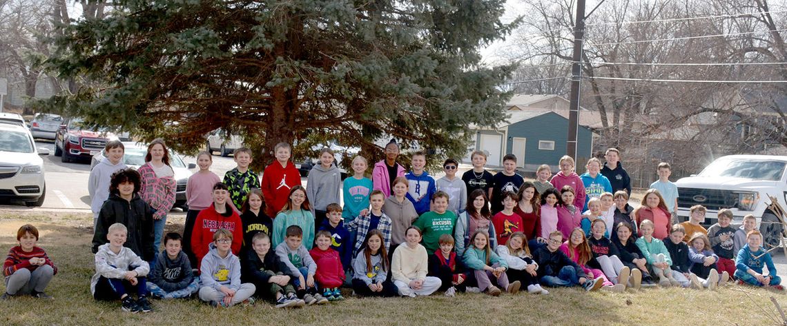 Calvert Fifth Graders Unload Auburn Backpack Food Delivery