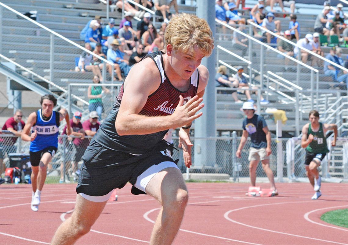 Darnell Wins District Titles in Hurdles, Amongst Five Auburn State Qualifiers