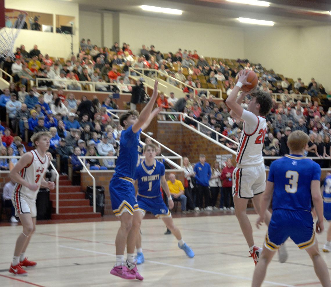 Eagles Surrender Fourth Quarter Lead to Tri County in MUDECAS Final