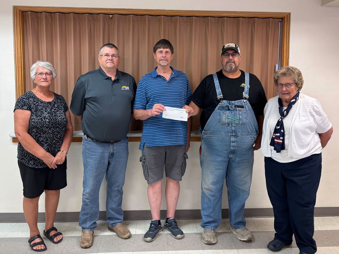 Farmers Cooperative and Land O’ Lakes Foundation Donate $52,000 to Local Hunger Programs Farmers Cooperative and Land O’ Lakes Foundation Donate $52,000 to Local Hunger Programs