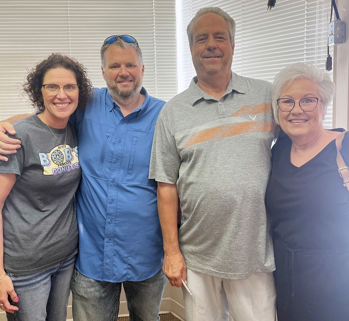 Glenn’s Corner Market Owners Retire after 35 Years