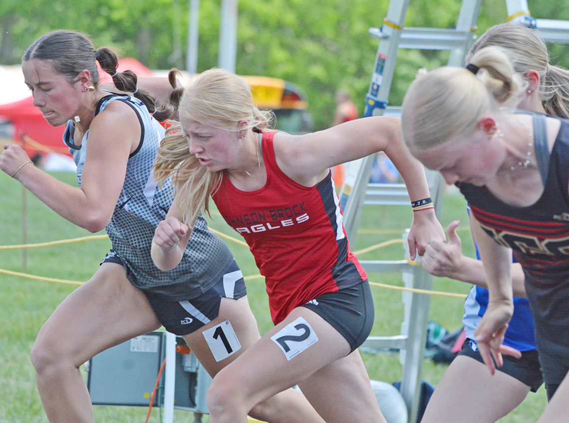Johnson-Brock Finishes Third at Districts, Qualifies 10 For State