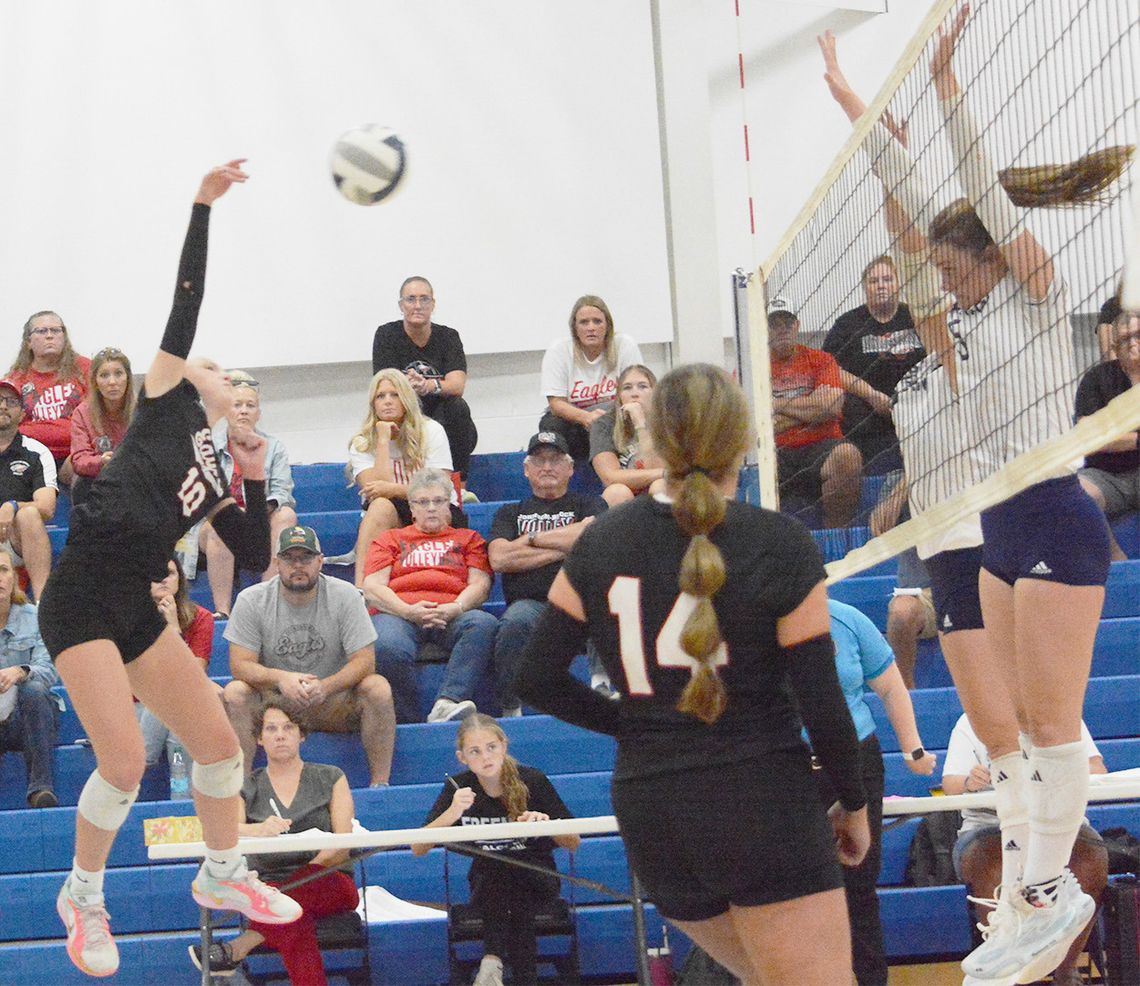 Johnson-Brock Volleyball Goes 2-1 at MUDECAS Tourney