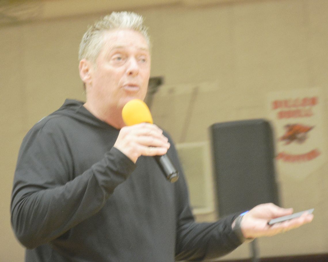 Motivational Speaker Bill Busch Talks to Sterling Youth and Parents