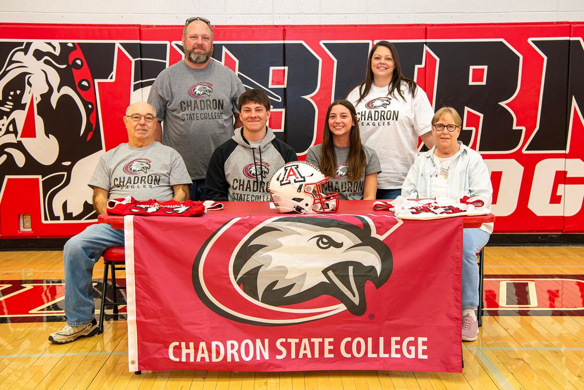 Taylor Signs with Eagles