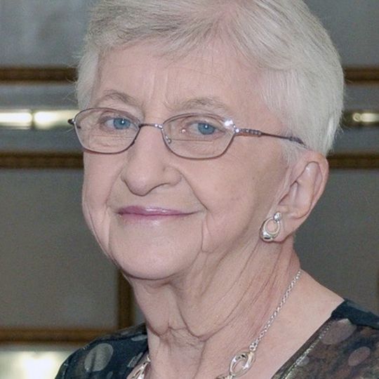 EARLENE ROSS