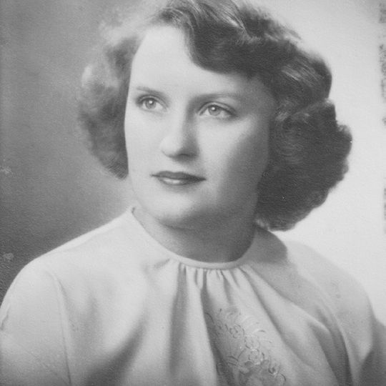 GERALDINE “GERRI” (GORACKE) WALKER